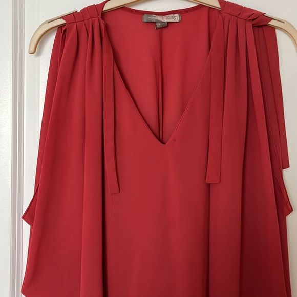 Forever 21 Burnt orange red top - Picture 3 of 5